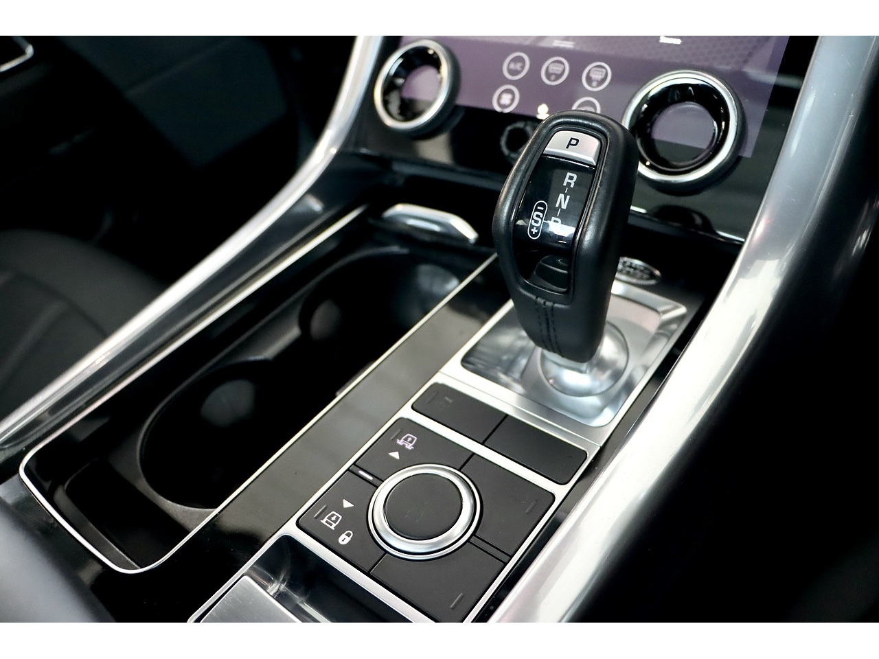 2022 Land Rover Range Rover Sport thumbnail 22