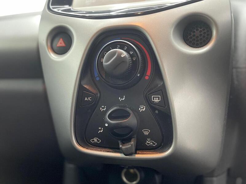 Citroen C1 1.2 PureTech Feel Hatchback 5dr Petrol Manual Euro 6 (82 ps) - U99