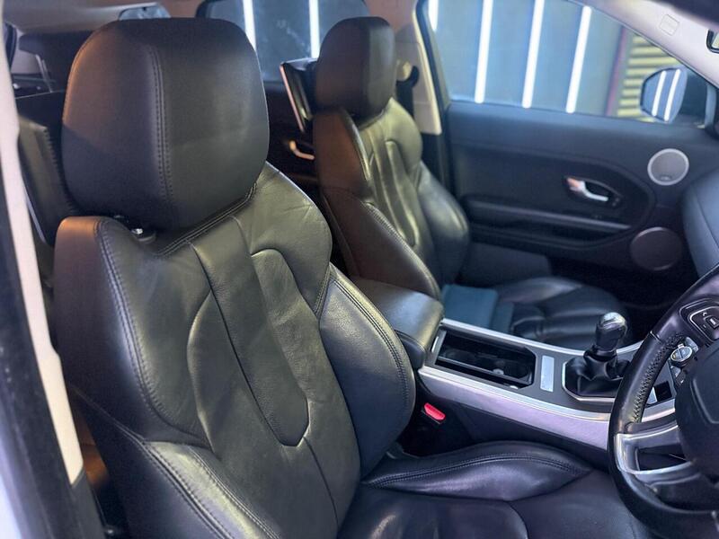 Land Rover Range Rover Evoque 2.2 eD4 Pure FWD Euro 5 (s/s) 5dr - U692