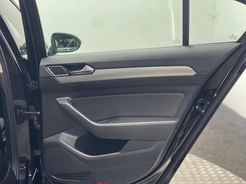 Volkswagen Passat 1.6 TDI BlueMotion Tech SE Euro 6 (s/s) 4dr - U100