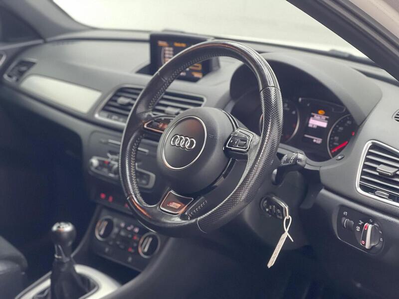 Audi Q3 2.0 TDI S line Euro 6 (s/s) 5dr - U113