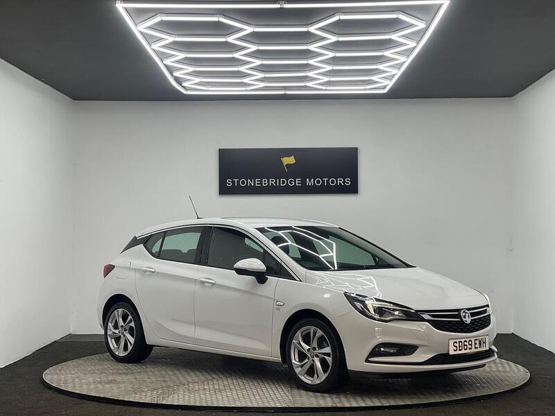 Vauxhall Astra 1.4i Turbo SRi Nav Euro 6 (s/s) 5dr - U142
