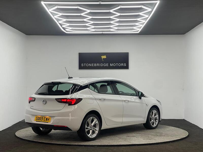 Vauxhall Astra 1.4i Turbo SRi Nav Euro 6 (s/s) 5dr - U142