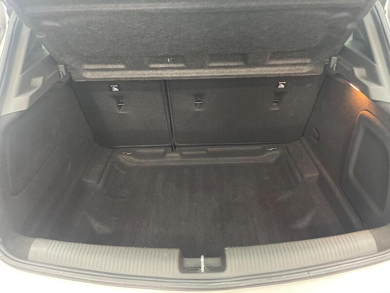 Vauxhall Astra 1.4i Turbo SRi Nav Euro 6 (s/s) 5dr - U142