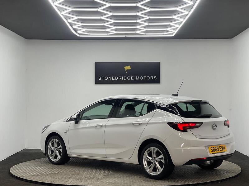 Vauxhall Astra 1.4i Turbo SRi Nav Euro 6 (s/s) 5dr - U142