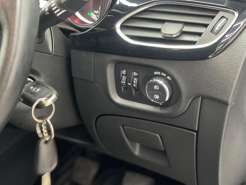 Vauxhall Astra 1.4i Turbo SRi Nav Euro 6 (s/s) 5dr - U142