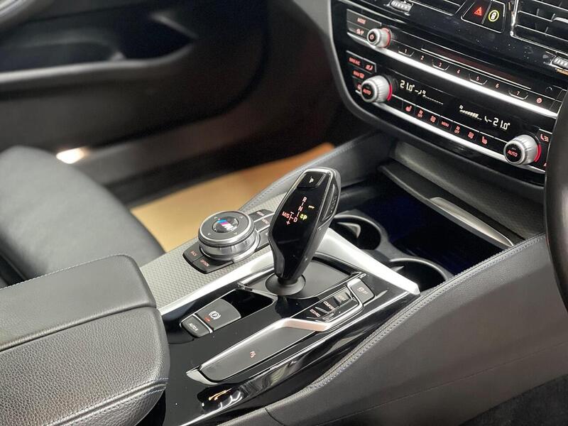 BMW 5 Series 2.0 520d M Sport Touring Auto Euro 6 (s/s) 5dr - U143