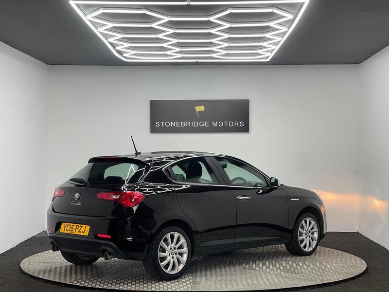 Alfa Romeo Giulietta 2.0 JTDM-2 Business Edition Euro 5 (s/s) 5dr - U152