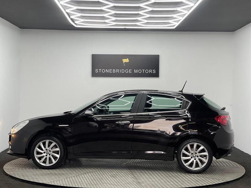 Alfa Romeo Giulietta 2.0 JTDM-2 Business Edition Euro 5 (s/s) 5dr - U152