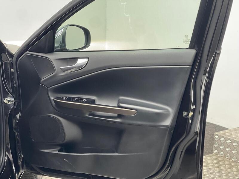 Alfa Romeo Giulietta 2.0 JTDM-2 Business Edition Euro 5 (s/s) 5dr - U152