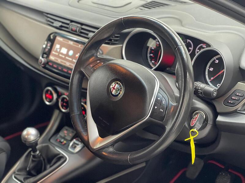 Alfa Romeo Giulietta 2.0 JTDM-2 Business Edition Euro 5 (s/s) 5dr - U152