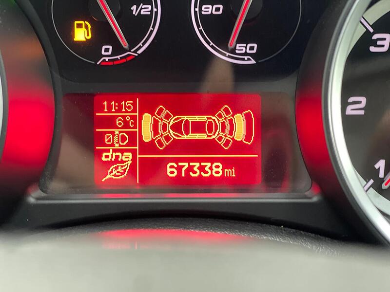 Alfa Romeo Giulietta 2.0 JTDM-2 Business Edition Euro 5 (s/s) 5dr - U152