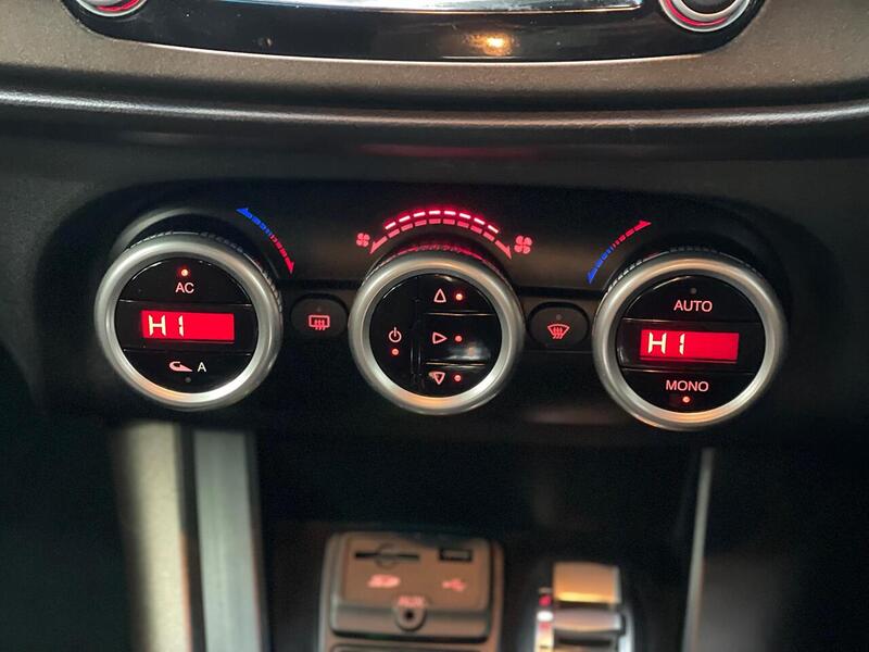 Alfa Romeo Giulietta 2.0 JTDM-2 Business Edition Euro 5 (s/s) 5dr - U152