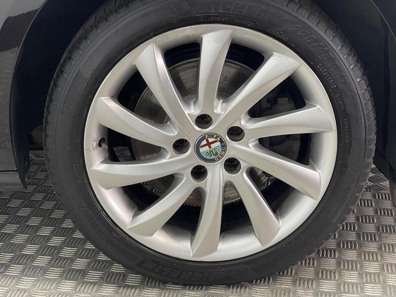 Alfa Romeo Giulietta 2.0 JTDM-2 Business Edition Euro 5 (s/s) 5dr - U152