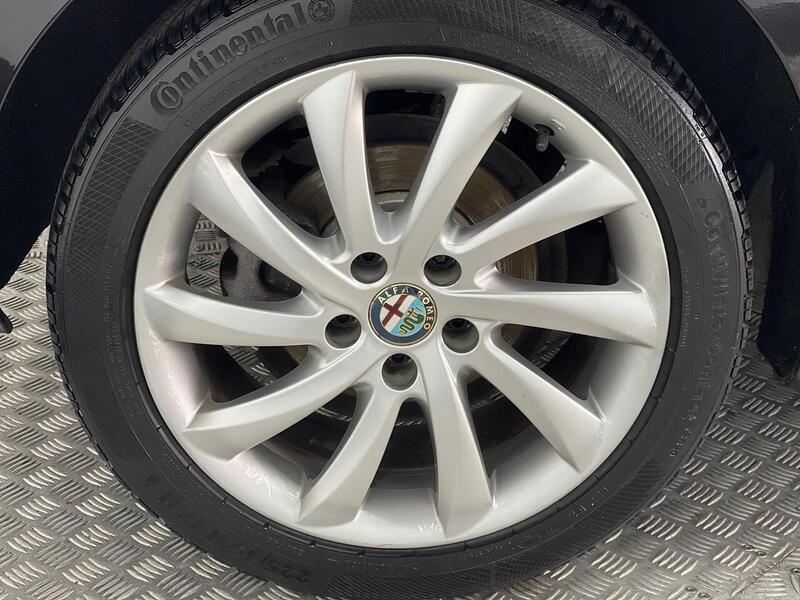 Alfa Romeo Giulietta 2.0 JTDM-2 Business Edition Euro 5 (s/s) 5dr - U152