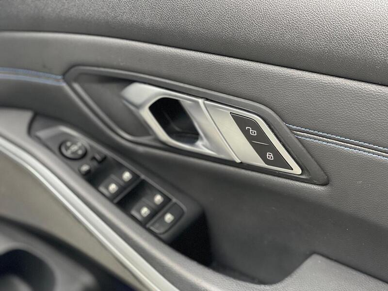 BMW 3 Series 2.0 320d M Sport Auto xDrive Euro 6 (s/s) 4dr - U156