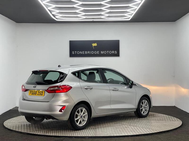 Ford Fiesta 1.0T EcoBoost Zetec Euro 6 (s/s) 5dr - U167
