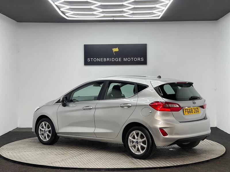 Ford Fiesta 1.0T EcoBoost Zetec Euro 6 (s/s) 5dr - U167