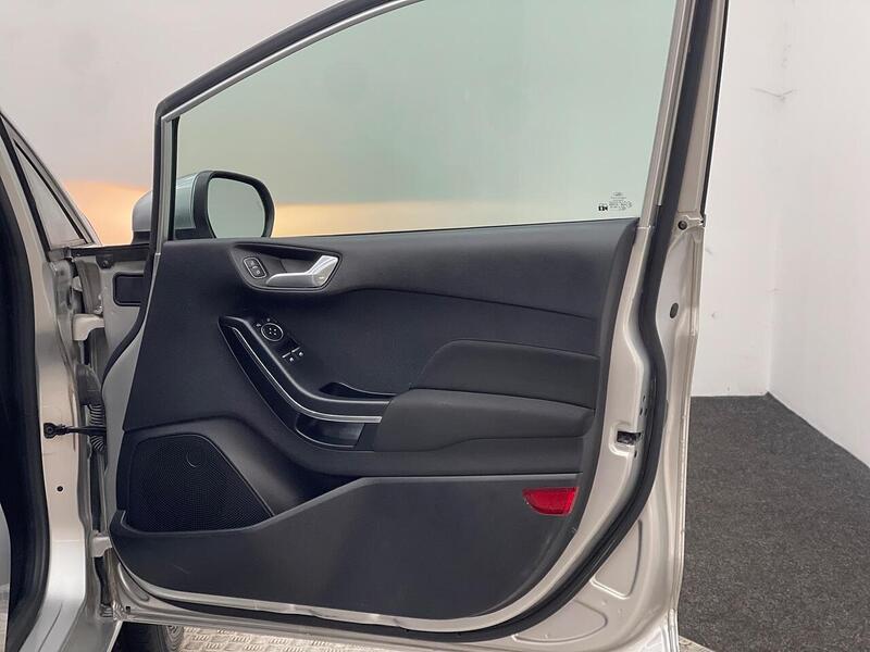 Ford Fiesta 1.0T EcoBoost Zetec Euro 6 (s/s) 5dr - U167