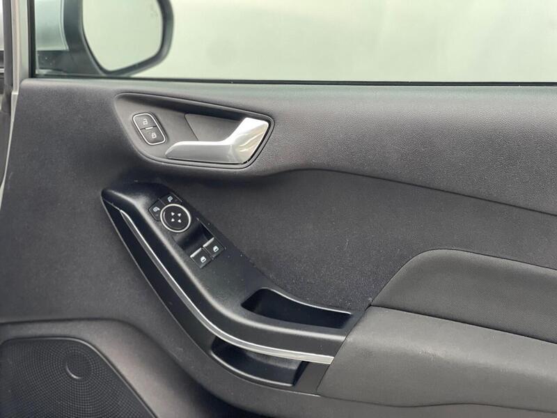 Ford Fiesta 1.0T EcoBoost Zetec Euro 6 (s/s) 5dr - U167