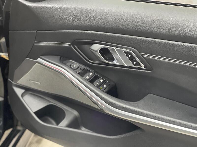 BMW 3 Series 3.0 330d M Sport Auto xDrive Euro 6 (s/s) 4dr - U168
