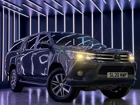 Toyota Hilux Navara Tekna Pickup 2 Manual Diesel