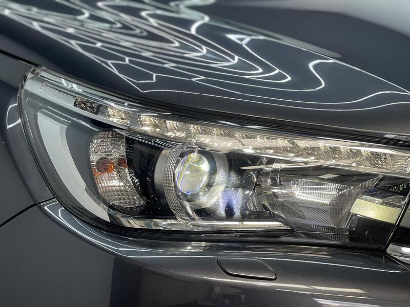 Toyota Hilux 2.4 D-4D Invincible 4WD Euro 6 (s/s) 4dr (TSS) - U183