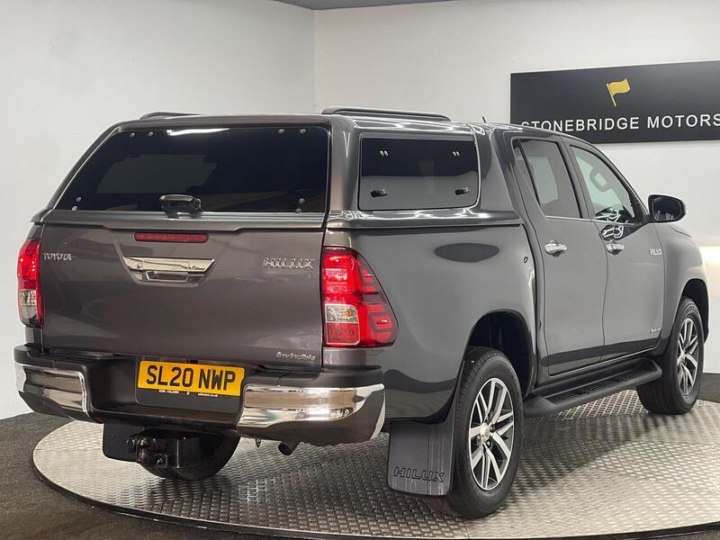 Toyota Hilux 2.4 D-4D Invincible 4WD Euro 6 (s/s) 4dr (TSS) - U183