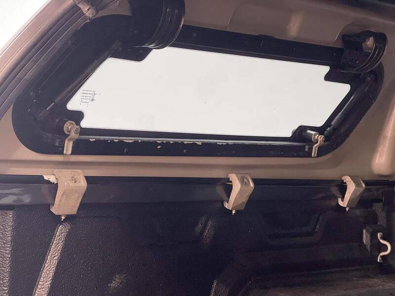 Toyota Hilux 2.4 D-4D Invincible 4WD Euro 6 (s/s) 4dr (TSS) - U183