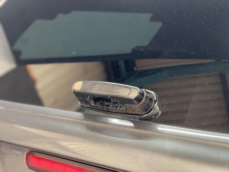 Toyota Hilux 2.4 D-4D Invincible 4WD Euro 6 (s/s) 4dr (TSS) - U183