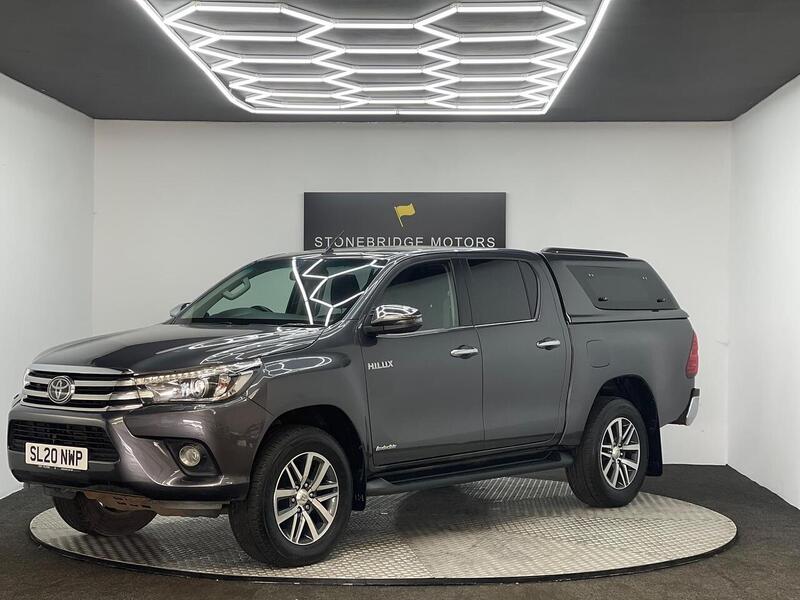 Toyota Hilux 2.4 D-4D Invincible 4WD Euro 6 (s/s) 4dr (TSS) - U183