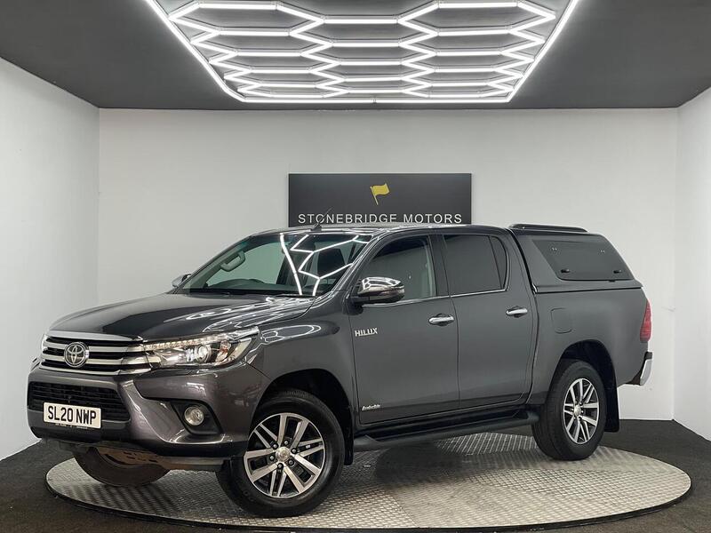 Toyota Hilux 2.4 D-4D Invincible 4WD Euro 6 (s/s) 4dr (TSS) - U183