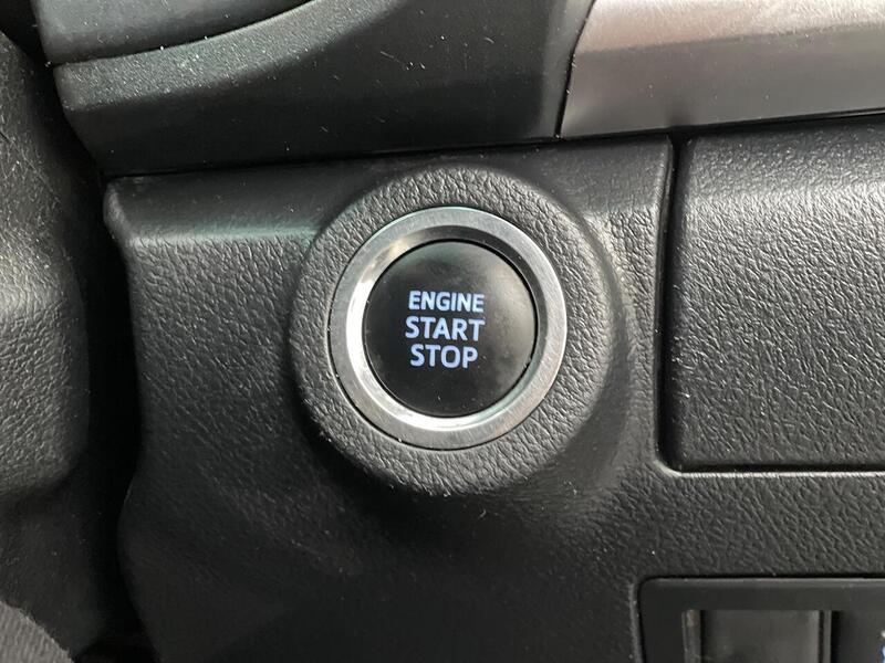 Toyota Hilux 2.4 D-4D Invincible 4WD Euro 6 (s/s) 4dr (TSS) - U183