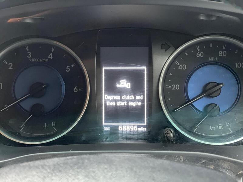 Toyota Hilux 2.4 D-4D Invincible 4WD Euro 6 (s/s) 4dr (TSS) - U183