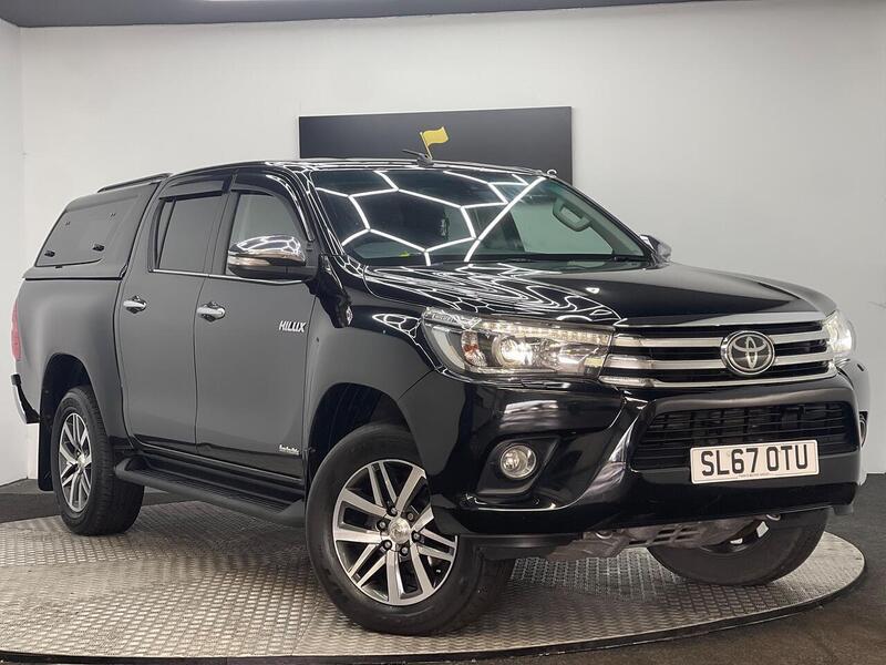 Toyota Hilux 2.4 D-4D Invincible 4WD Euro 6 (s/s) 4dr (TSS, 3.5t) - U186