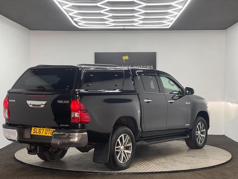 Toyota Hilux 2.4 D-4D Invincible 4WD Euro 6 (s/s) 4dr (TSS, 3.5t) - U186