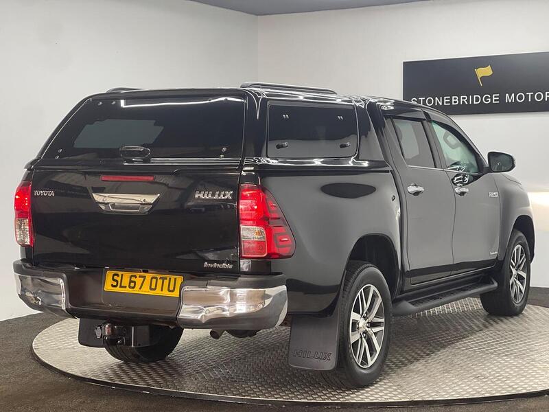 Toyota Hilux 2.4 D-4D Invincible 4WD Euro 6 (s/s) 4dr (TSS, 3.5t) - U186