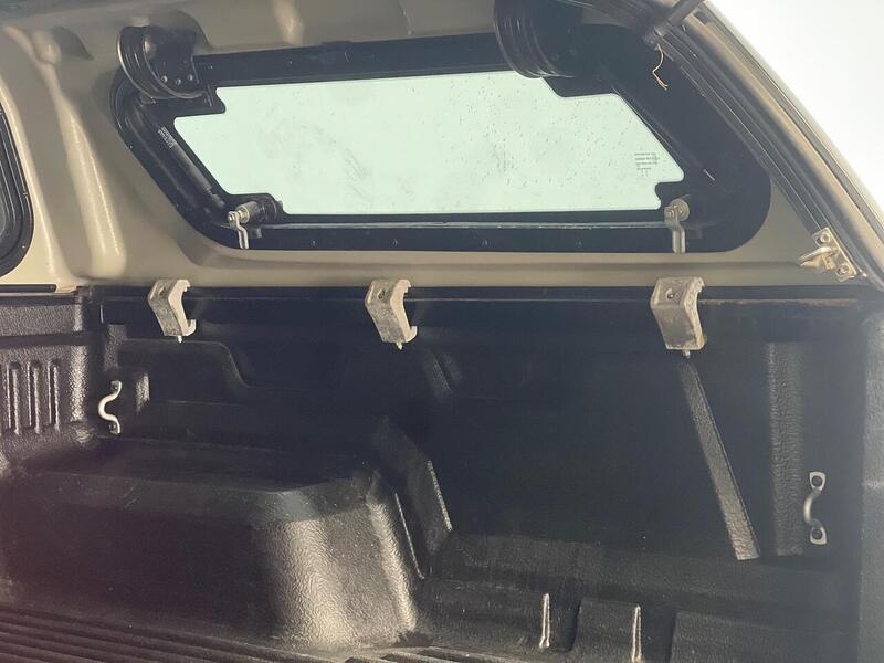 Toyota Hilux 2.4 D-4D Invincible 4WD Euro 6 (s/s) 4dr (TSS, 3.5t) - U186