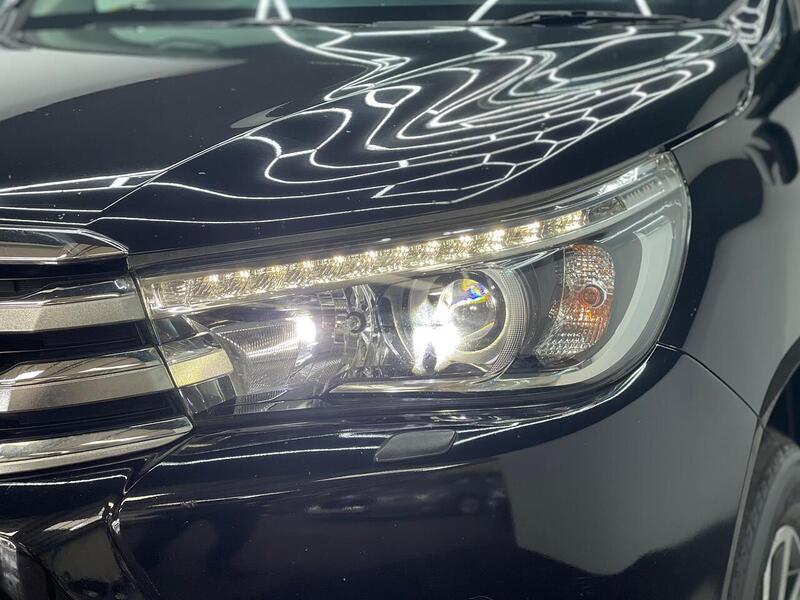 Toyota Hilux 2.4 D-4D Invincible 4WD Euro 6 (s/s) 4dr (TSS, 3.5t) - U186