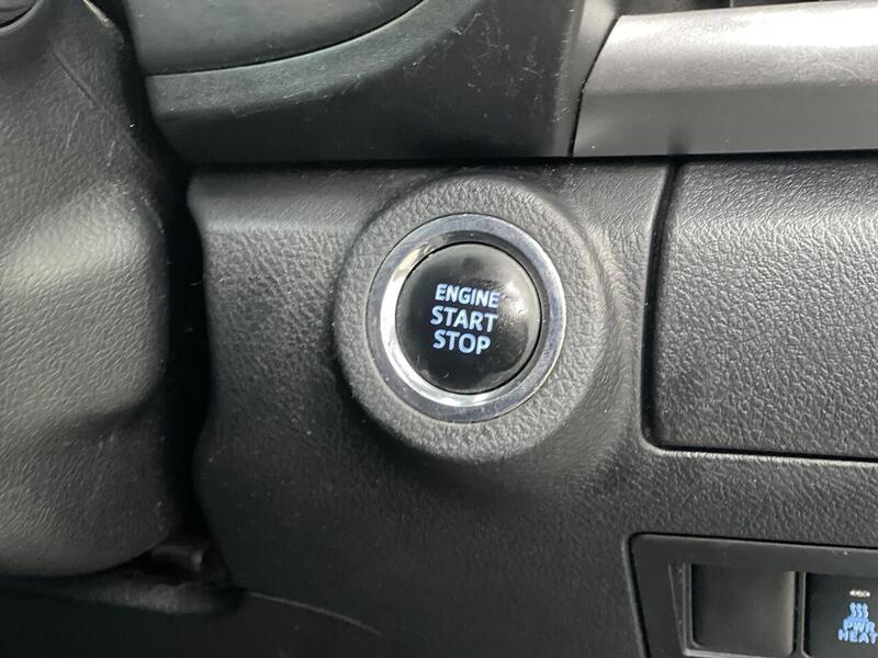 Toyota Hilux 2.4 D-4D Invincible 4WD Euro 6 (s/s) 4dr (TSS, 3.5t) - U186