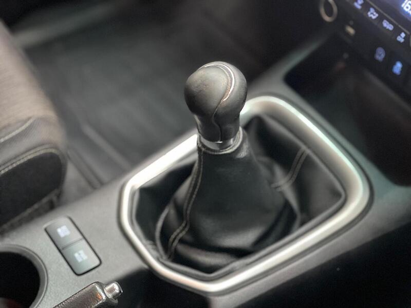 Toyota Hilux 2.4 D-4D Invincible 4WD Euro 6 (s/s) 4dr (TSS, 3.5t) - U186