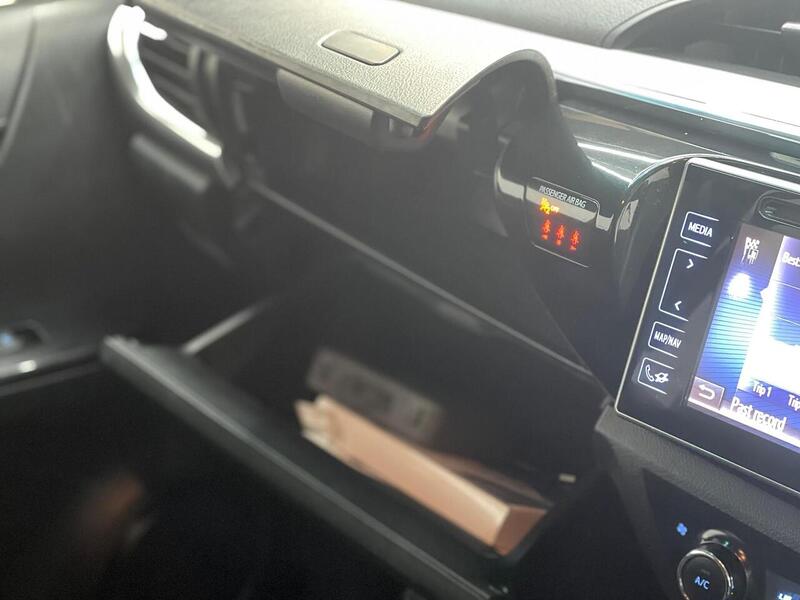 Toyota Hilux 2.4 D-4D Invincible 4WD Euro 6 (s/s) 4dr (TSS, 3.5t) - U186