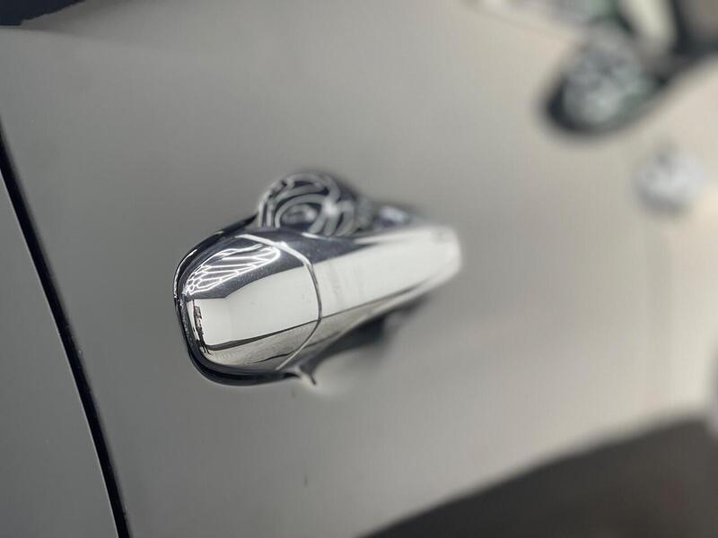 Toyota Hilux 2.4 D-4D Invincible 4WD Euro 6 (s/s) 4dr (TSS, 3.5t) - U186