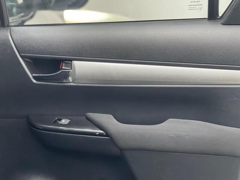 Toyota Hilux 2.4 D-4D Invincible 4WD Euro 6 (s/s) 4dr (TSS, 3.5t) - U186