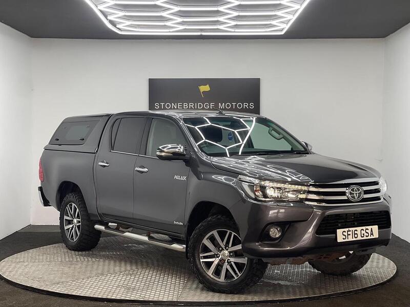 Toyota Hilux 2.4 D-4D Invincible 4WD Euro 6 4dr (TSS) - U188