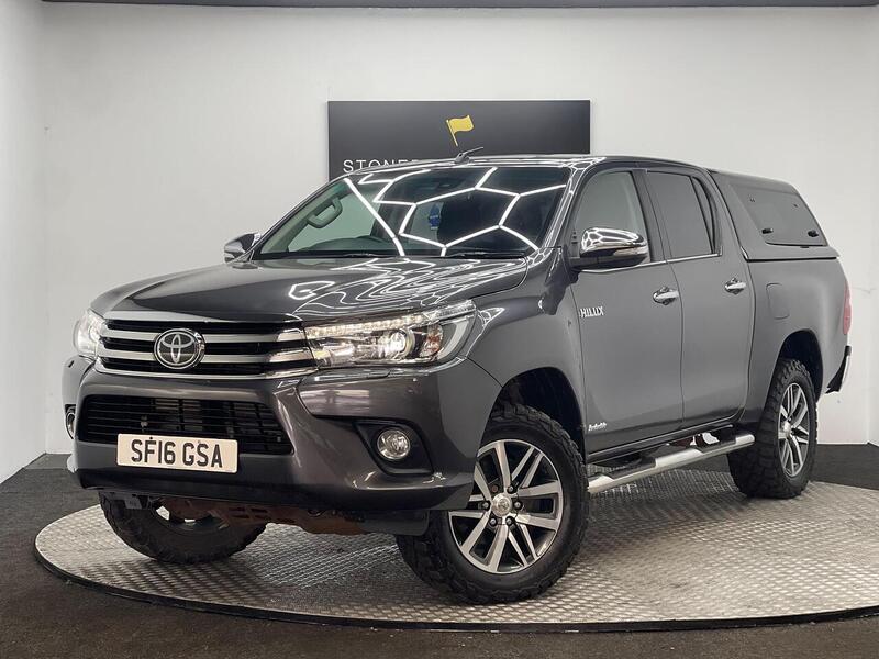 Toyota Hilux 2.4 D-4D Invincible 4WD Euro 6 4dr (TSS) - U188