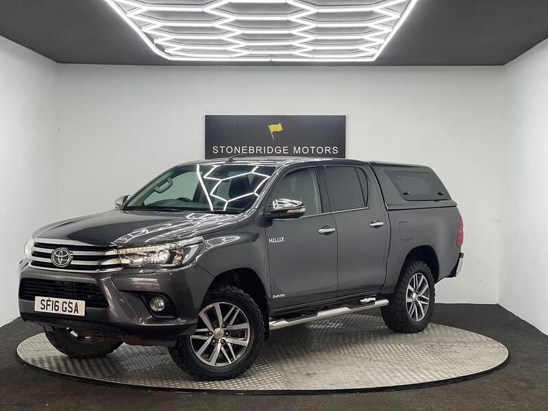 Toyota Hilux 2.4 D-4D Invincible 4WD Euro 6 4dr (TSS) - U188