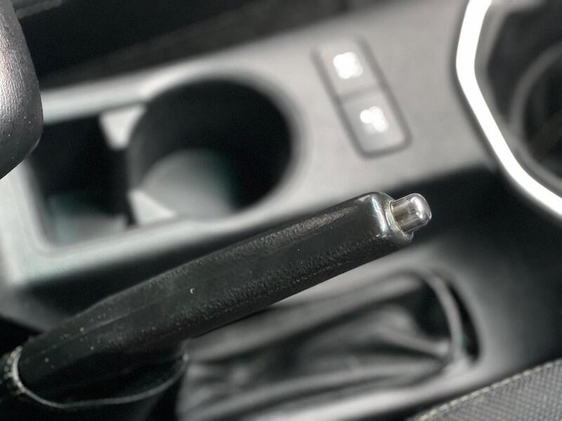 Toyota Hilux 2.4 D-4D Invincible 4WD Euro 6 4dr (TSS) - U188