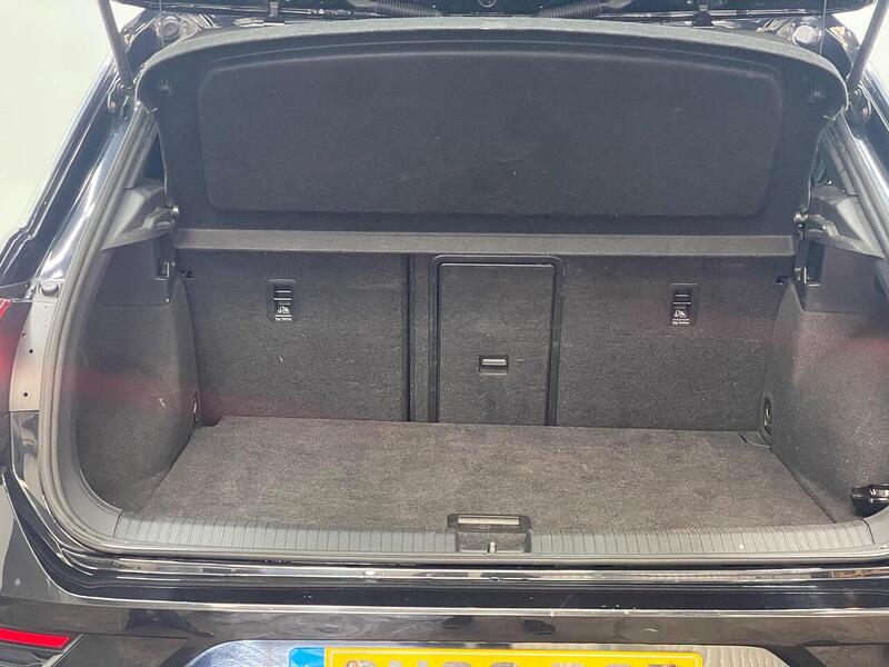 Volkswagen T-Roc 1.6 TDI R-Line Euro 6 (s/s) 5dr - U194