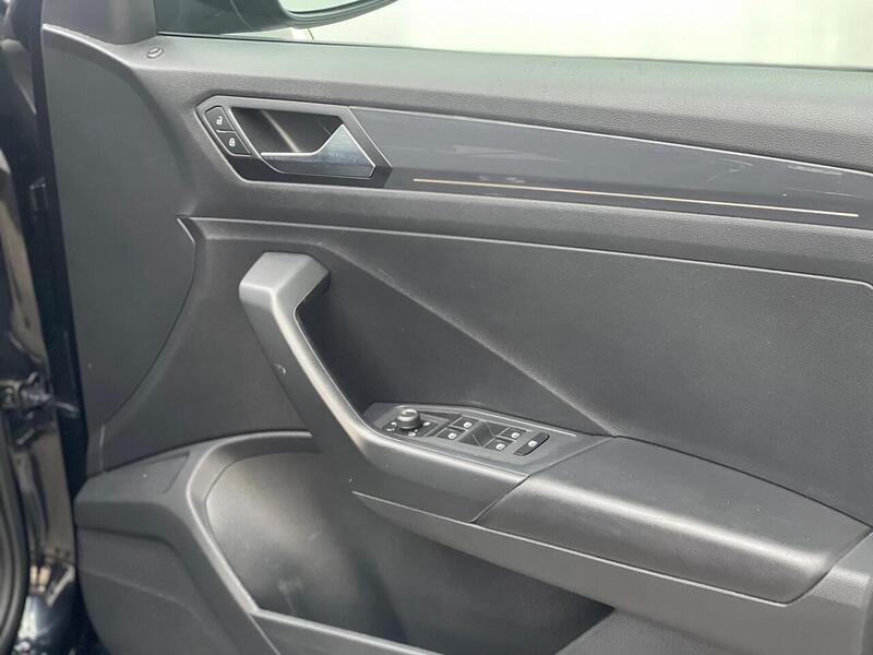 Volkswagen T-Roc 1.6 TDI R-Line Euro 6 (s/s) 5dr - U194